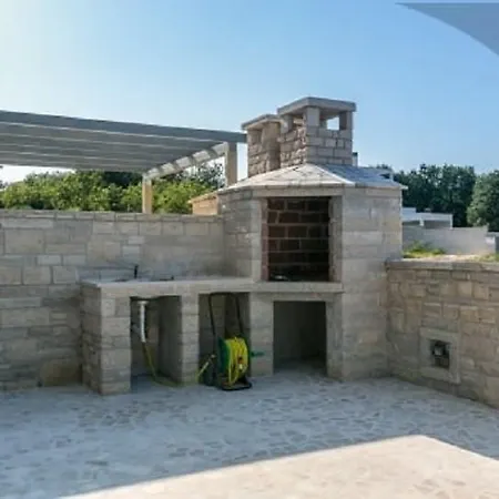 Jelena Pool Apartament Ližnjan