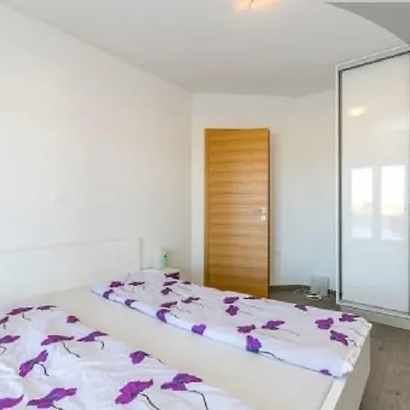 Jelena Pool Apartament Ližnjan